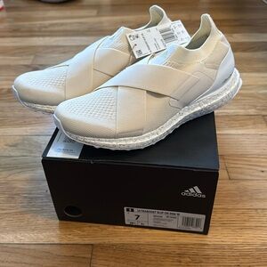 NIB Adudas Ultraboost DNA women's slip sneaker size 7